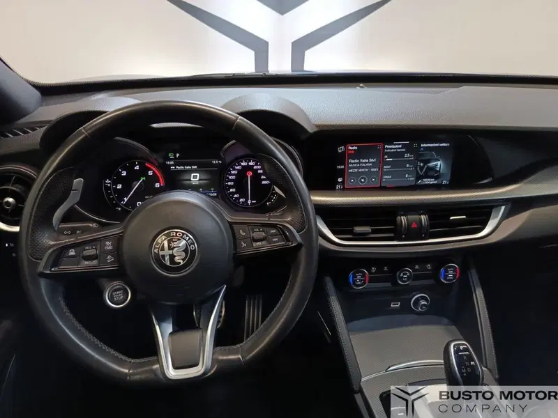 Alfa Romeo Stelvio usata a Varese (11)