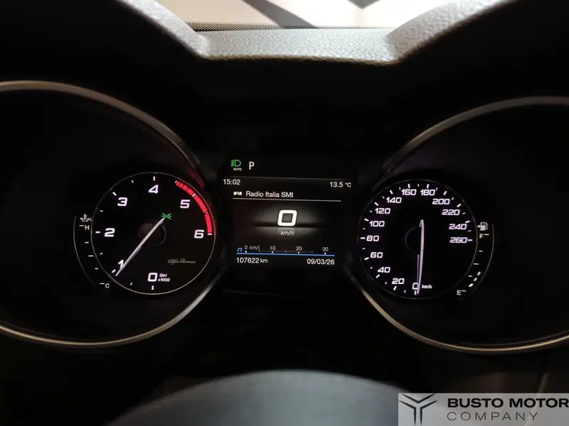Alfa Romeo Stelvio usata a Varese (12)