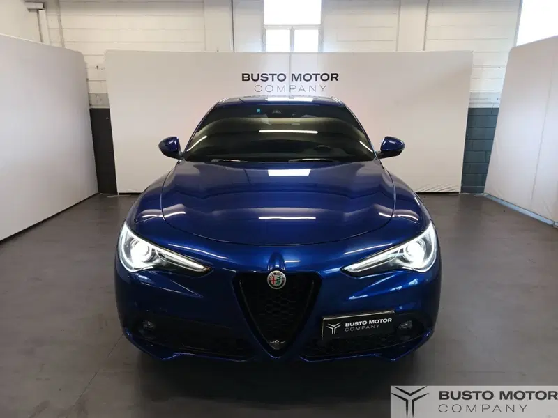 Alfa Romeo Stelvio usata a Varese (2)