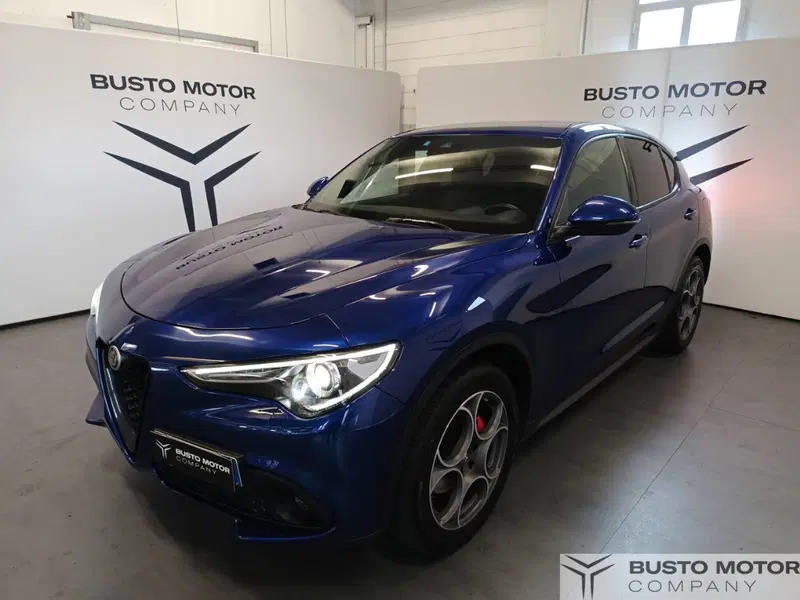 Alfa Romeo Stelvio usata a Varese (3)