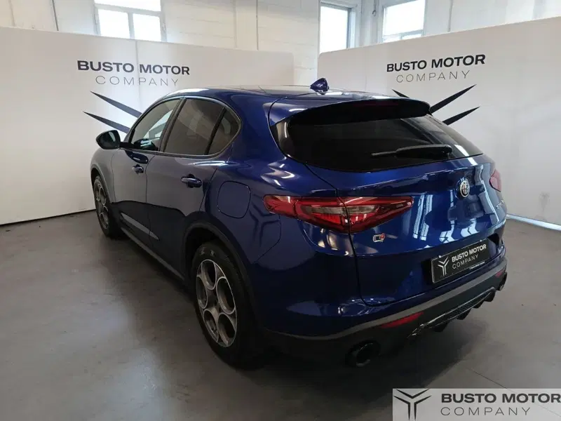 Alfa Romeo Stelvio usata a Varese (4)
