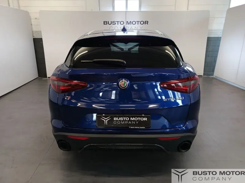 Alfa Romeo Stelvio usata a Varese (5)