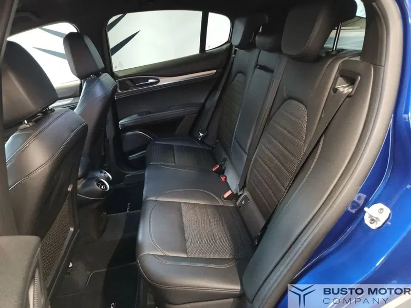 Alfa Romeo Stelvio usata a Varese (9)