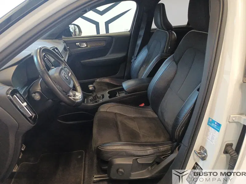 Volvo XC40 usata a Varese (8)