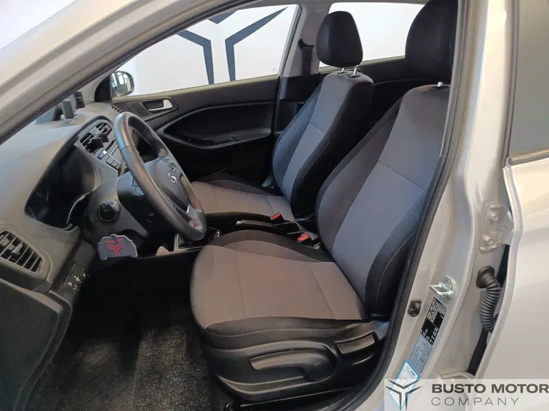 Hyundai i20 usata a Varese (8)