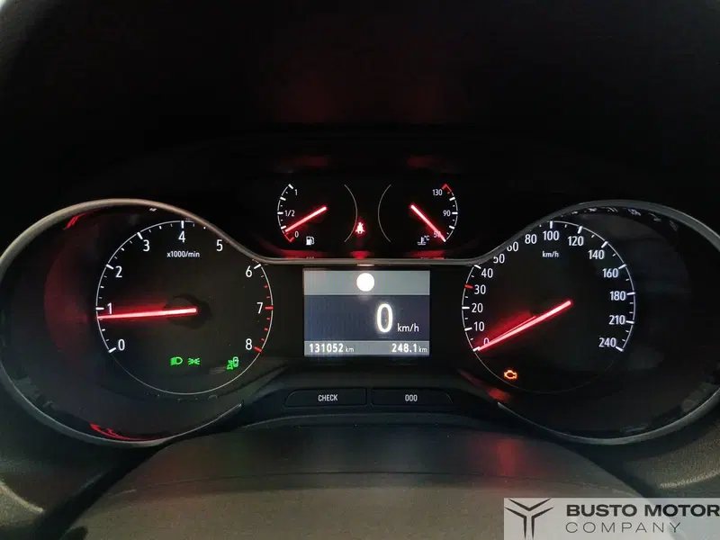 Opel Grandland X usata a Varese (11)