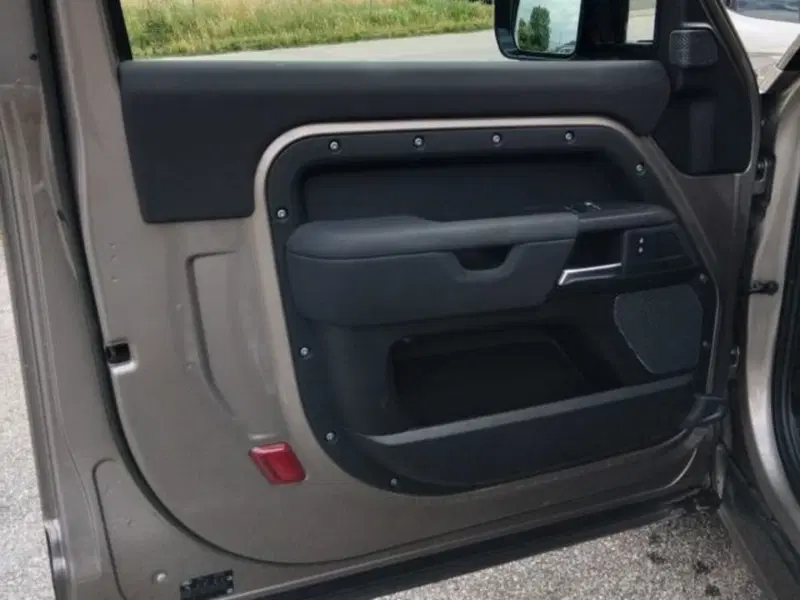 Land Rover Defender usata a Livorno (15)