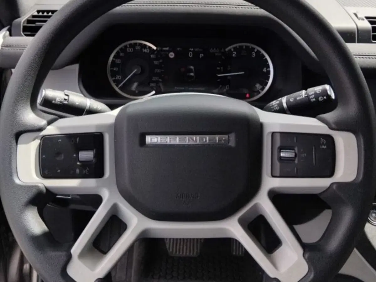 Land Rover Defender usata a Livorno (9)