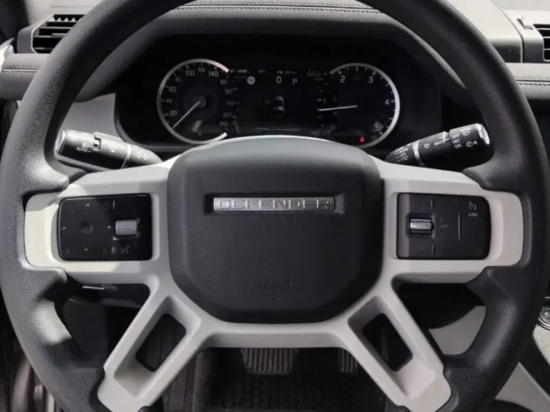 Land Rover Defender usata a Livorno (9)