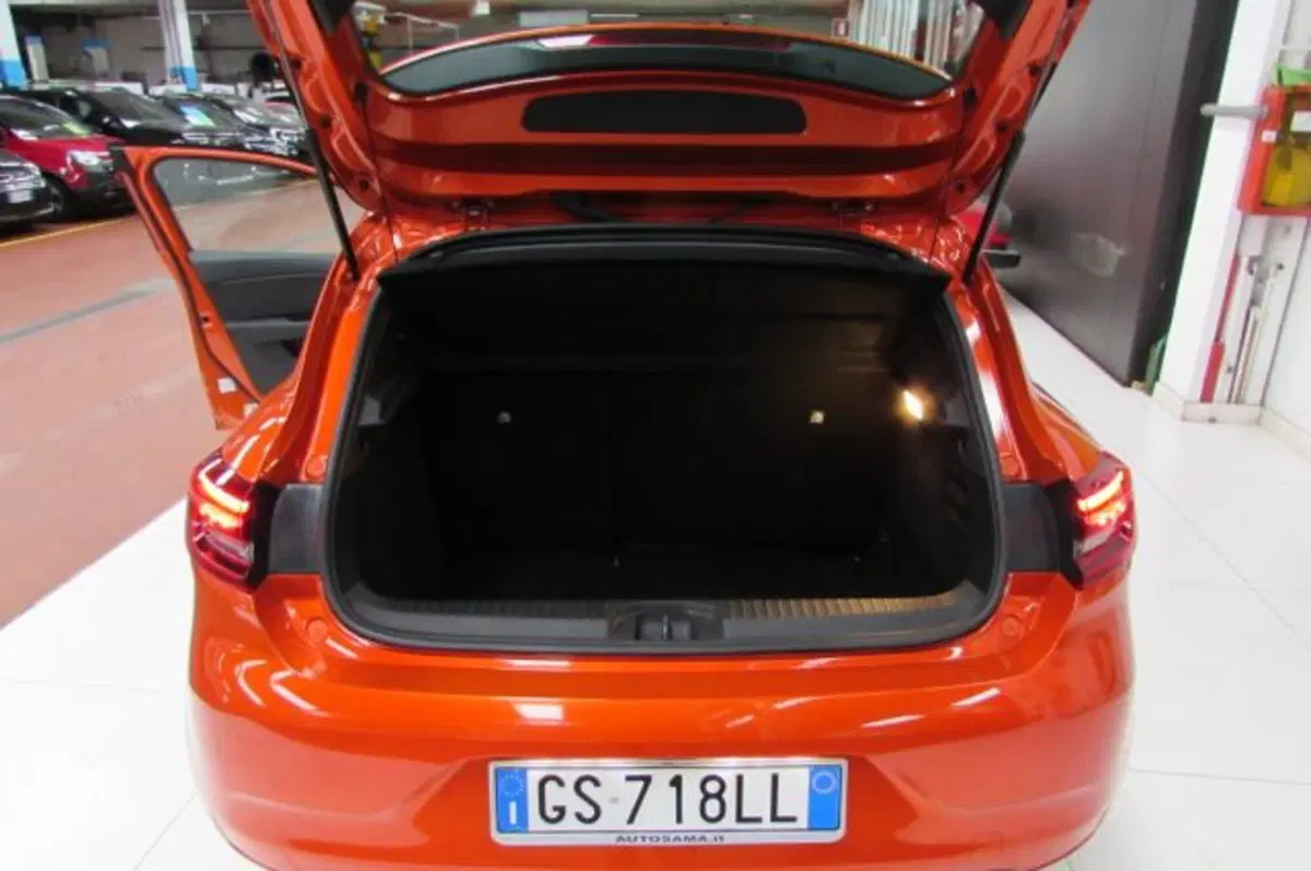 Renault Clio usata a Milano (16)
