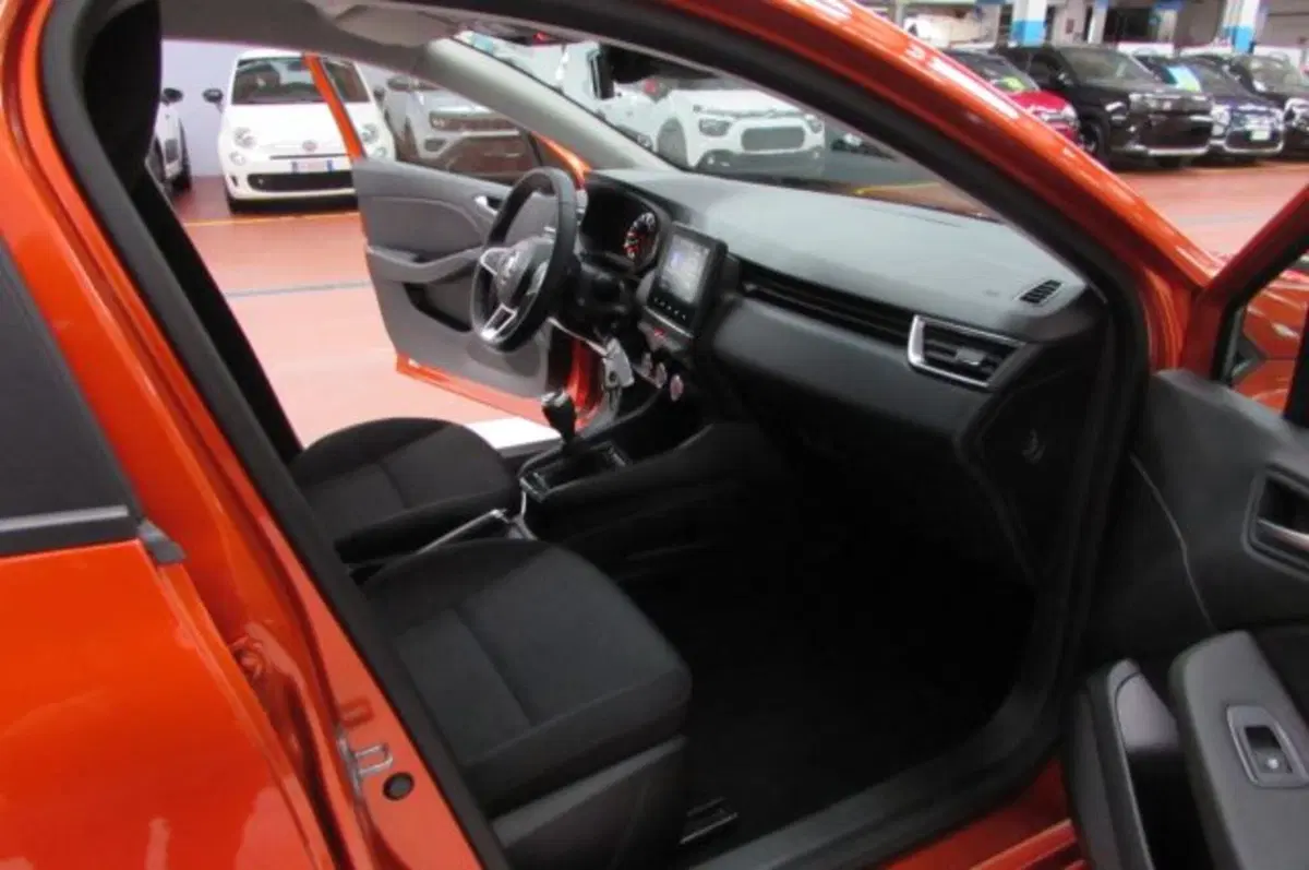 Renault Clio usata a Milano (18)