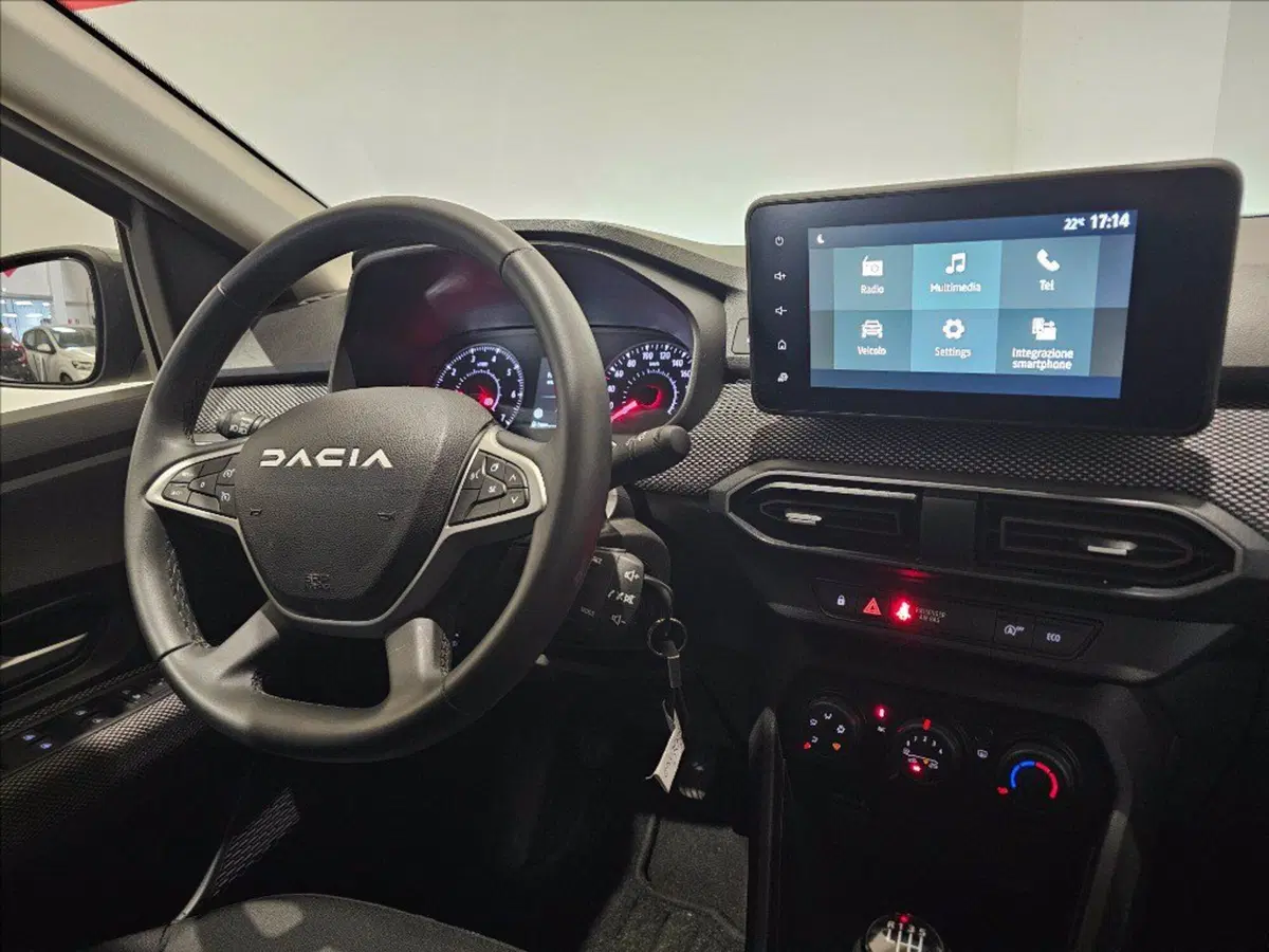 Dacia Sandero usata a Palermo (11)