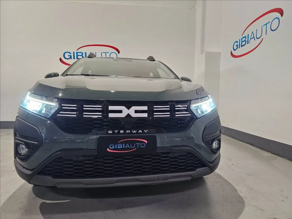 Dacia Sandero usata a Palermo (3)