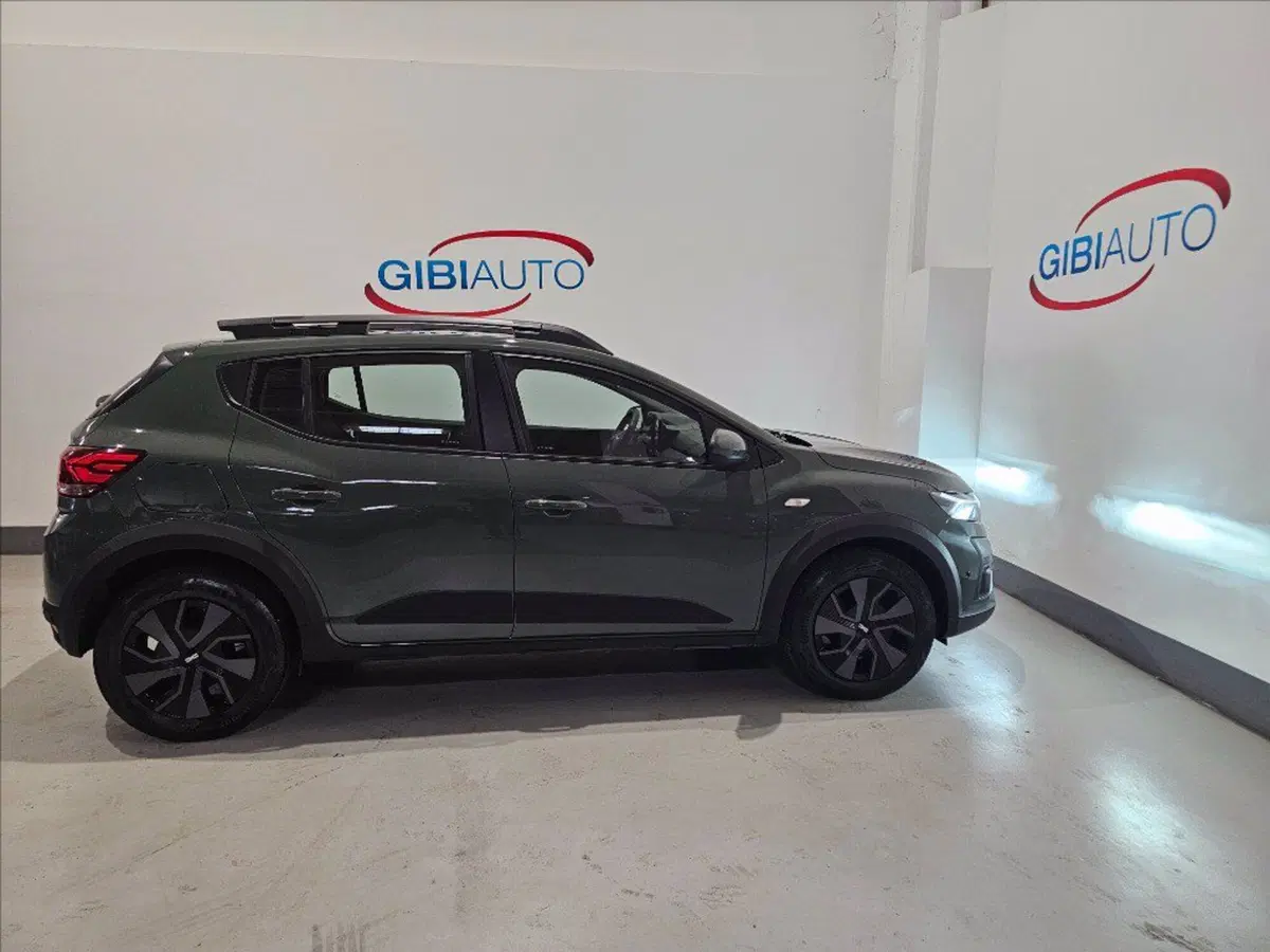 Dacia Sandero usata a Palermo (6)