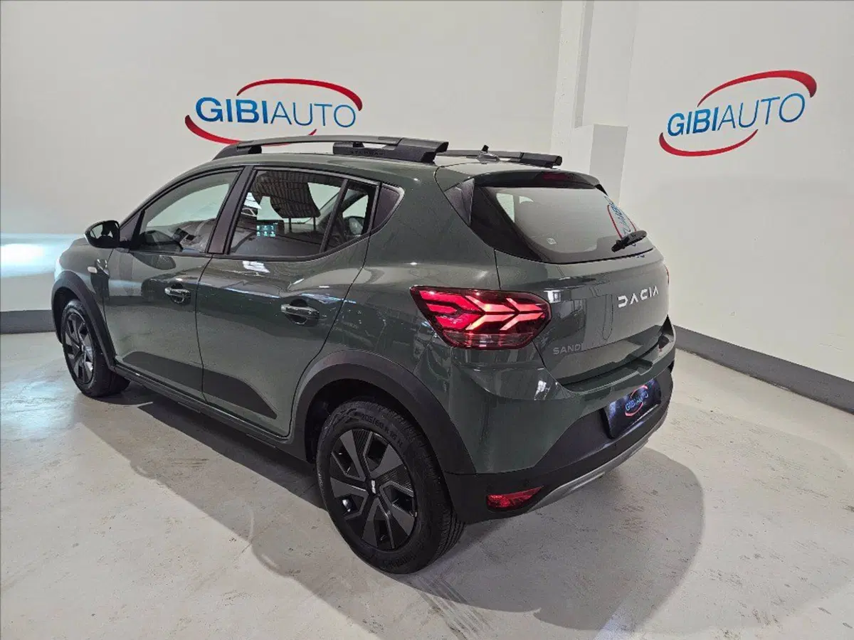 Dacia Sandero usata a Palermo (7)
