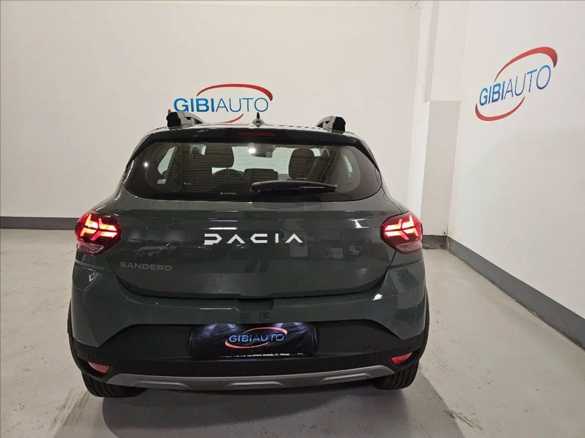 Dacia Sandero usata a Palermo (8)