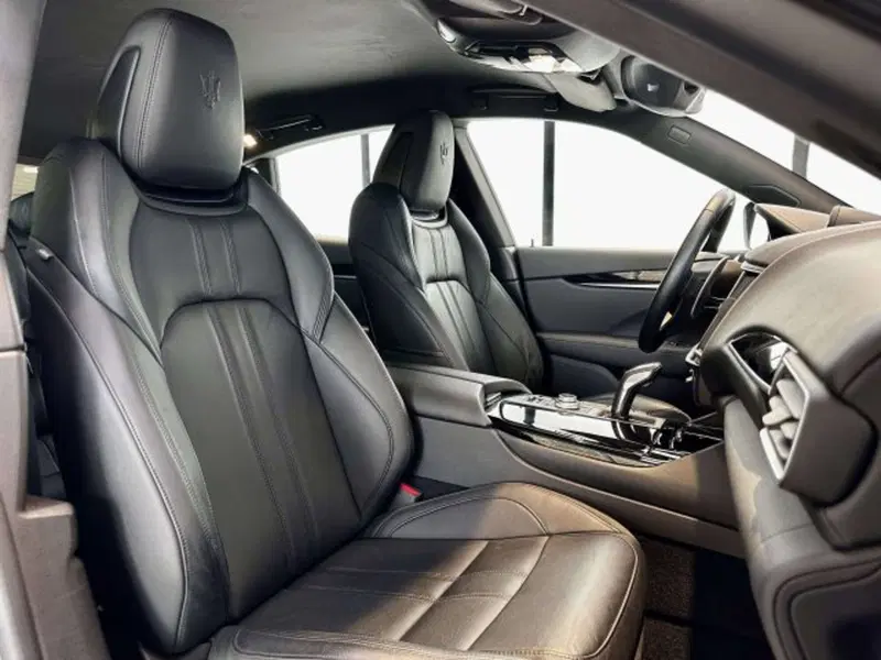 Maserati Levante usata a Torino (13)