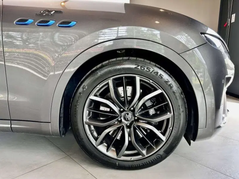 Maserati Levante usata a Torino (5)