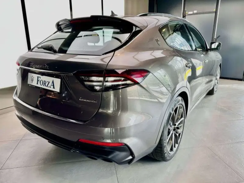 Maserati Levante usata a Torino (6)