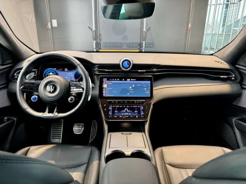 Maserati Grecale usata a Torino (15)