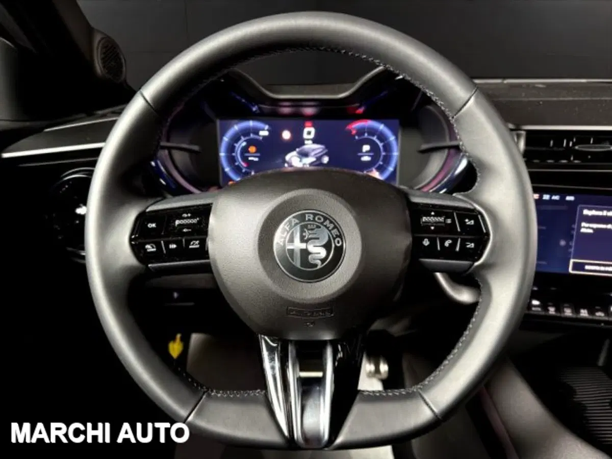 Alfa Romeo Junior nuova a Perugia (13)