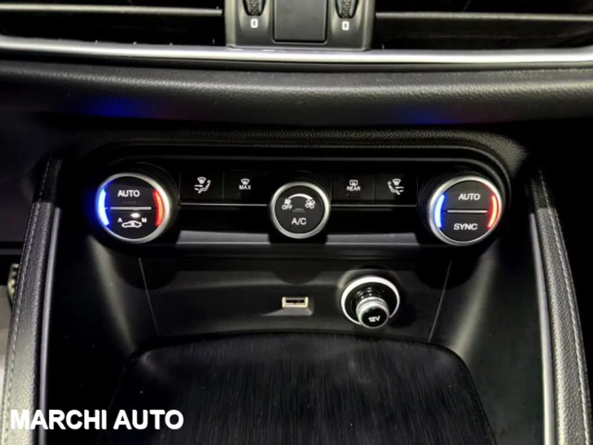 Alfa Romeo Stelvio usata a Perugia (19)