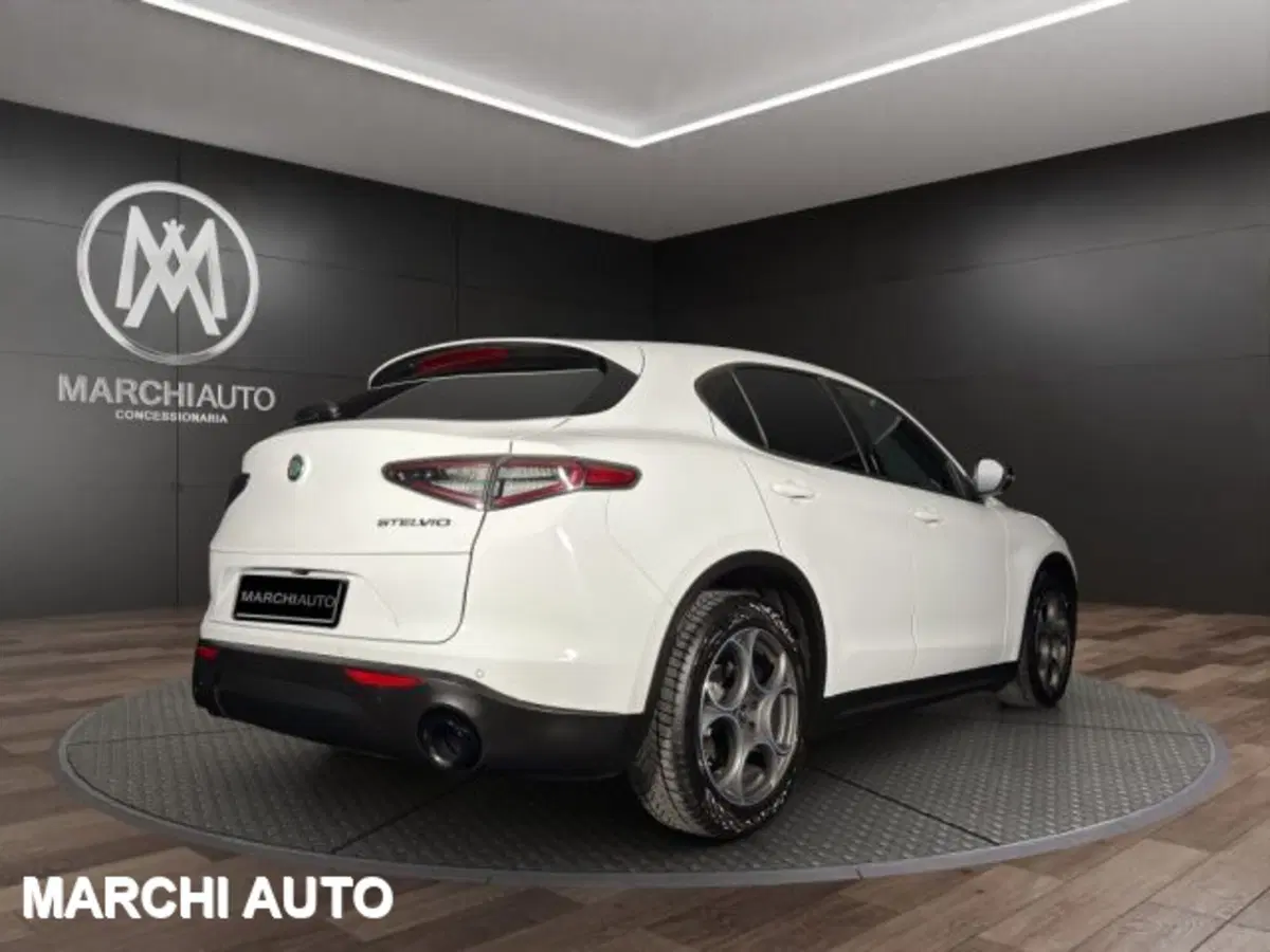 Alfa Romeo Stelvio usata a Perugia (5)