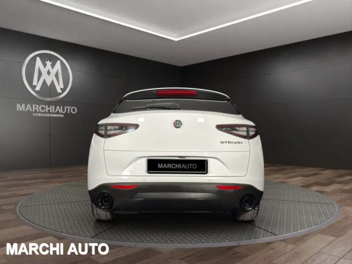 Alfa Romeo Stelvio usata a Perugia (6)