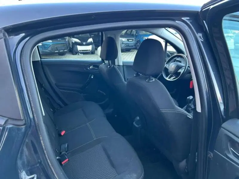 Peugeot 208 usata a Firenze (8)