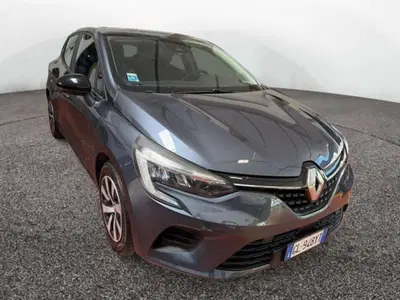 Renault Clio Full Hybrid E-Tech 140 CV 5 porte Zen del 2023 usata a Empoli
