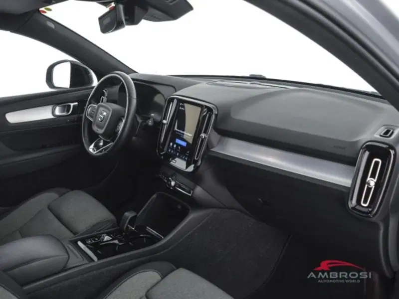 Volvo XC40 usata a Perugia (12)
