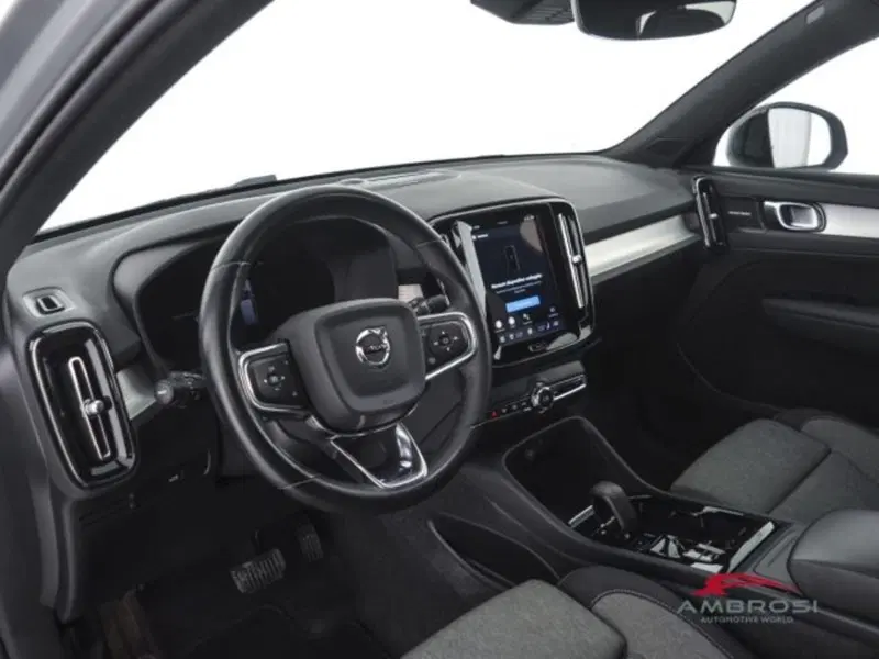Volvo XC40 usata a Perugia (8)