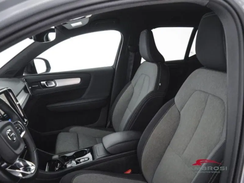 Volvo XC40 usata a Perugia (9)