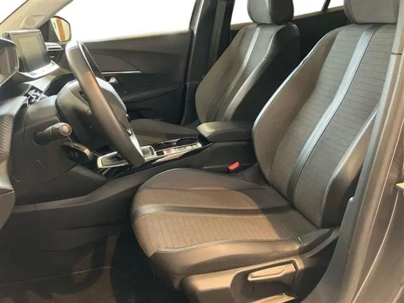 Peugeot 2008 usata a Como (10)