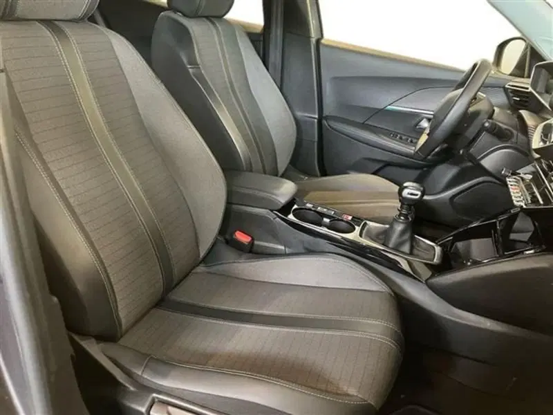 Peugeot 2008 usata a Como (11)