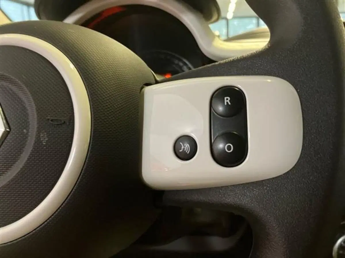 Renault Twingo usata a Como (19)