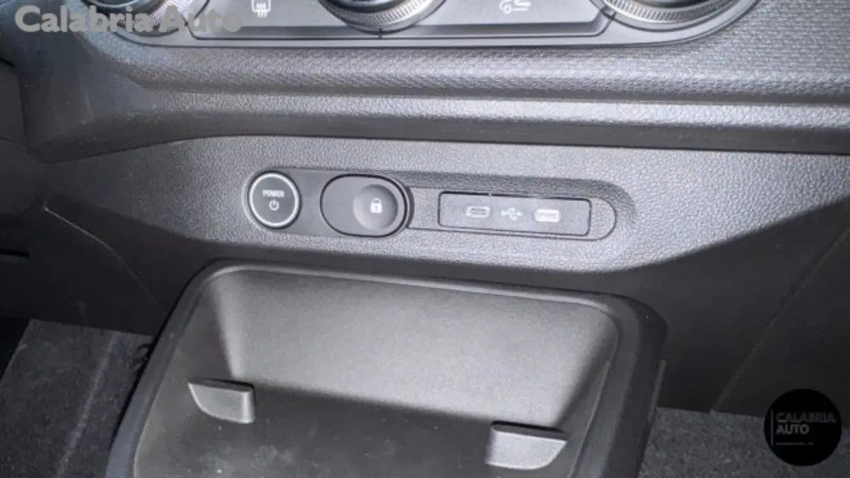 Renault Twingo nuova a Reggio Calabria (16)