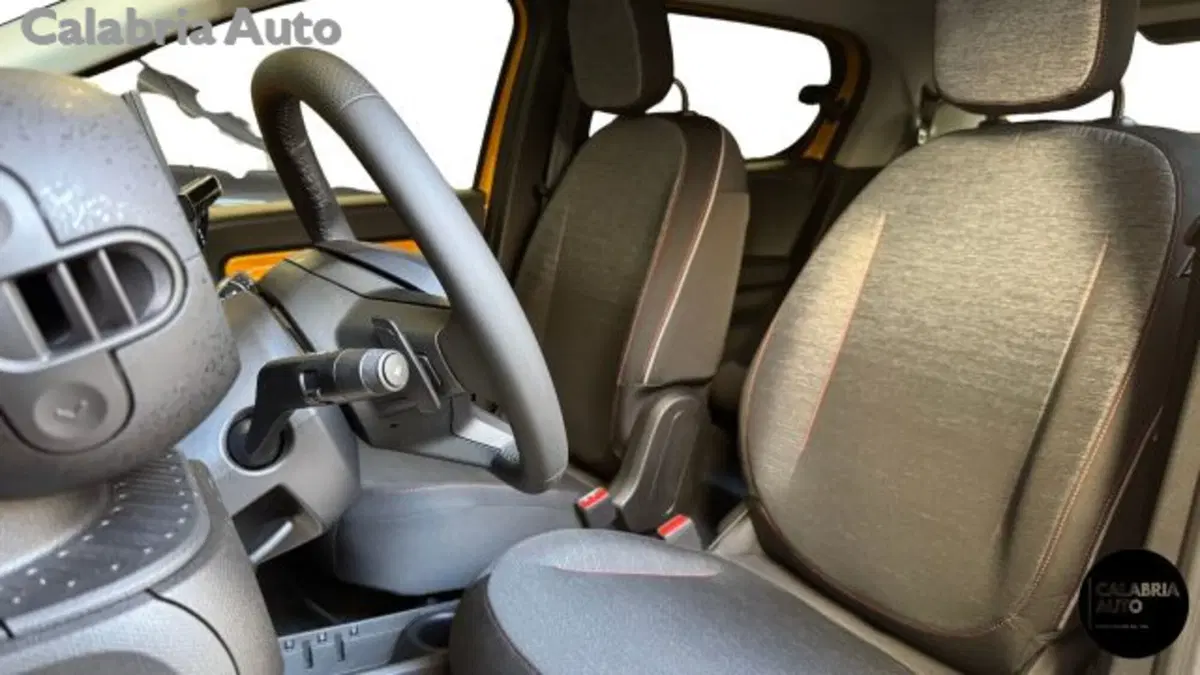 Renault Twingo nuova a Reggio Calabria (9)