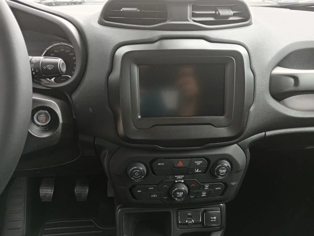 Jeep Renegade nuova a Alessandria (11)