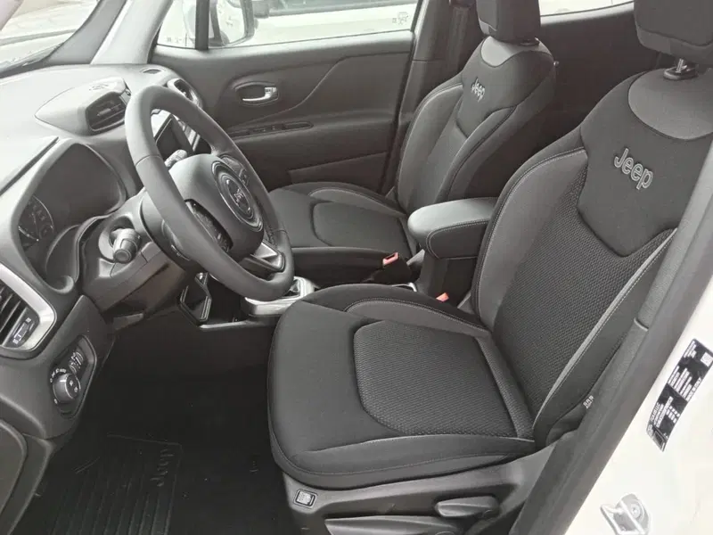 Jeep Renegade nuova a Alessandria (8)