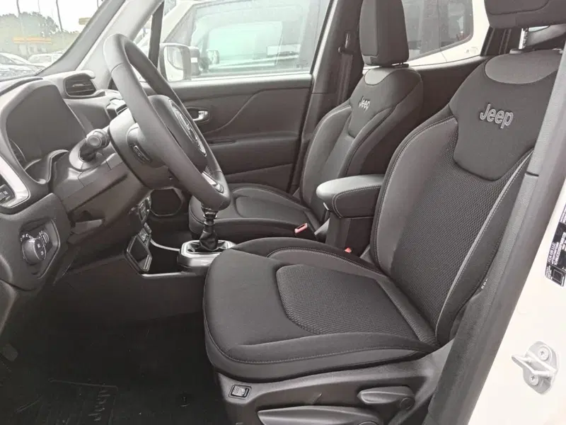 Jeep Renegade nuova a Alessandria (9)