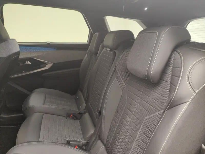 Peugeot 5008 usata a Como (13)