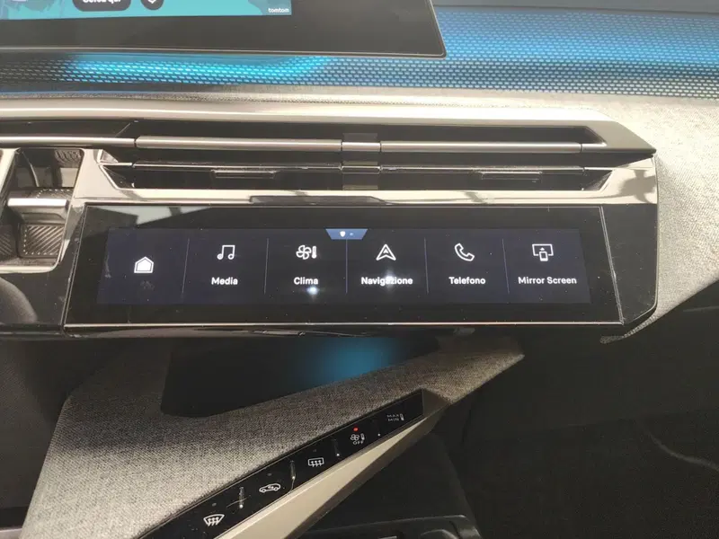 Peugeot 5008 usata a Como (18)