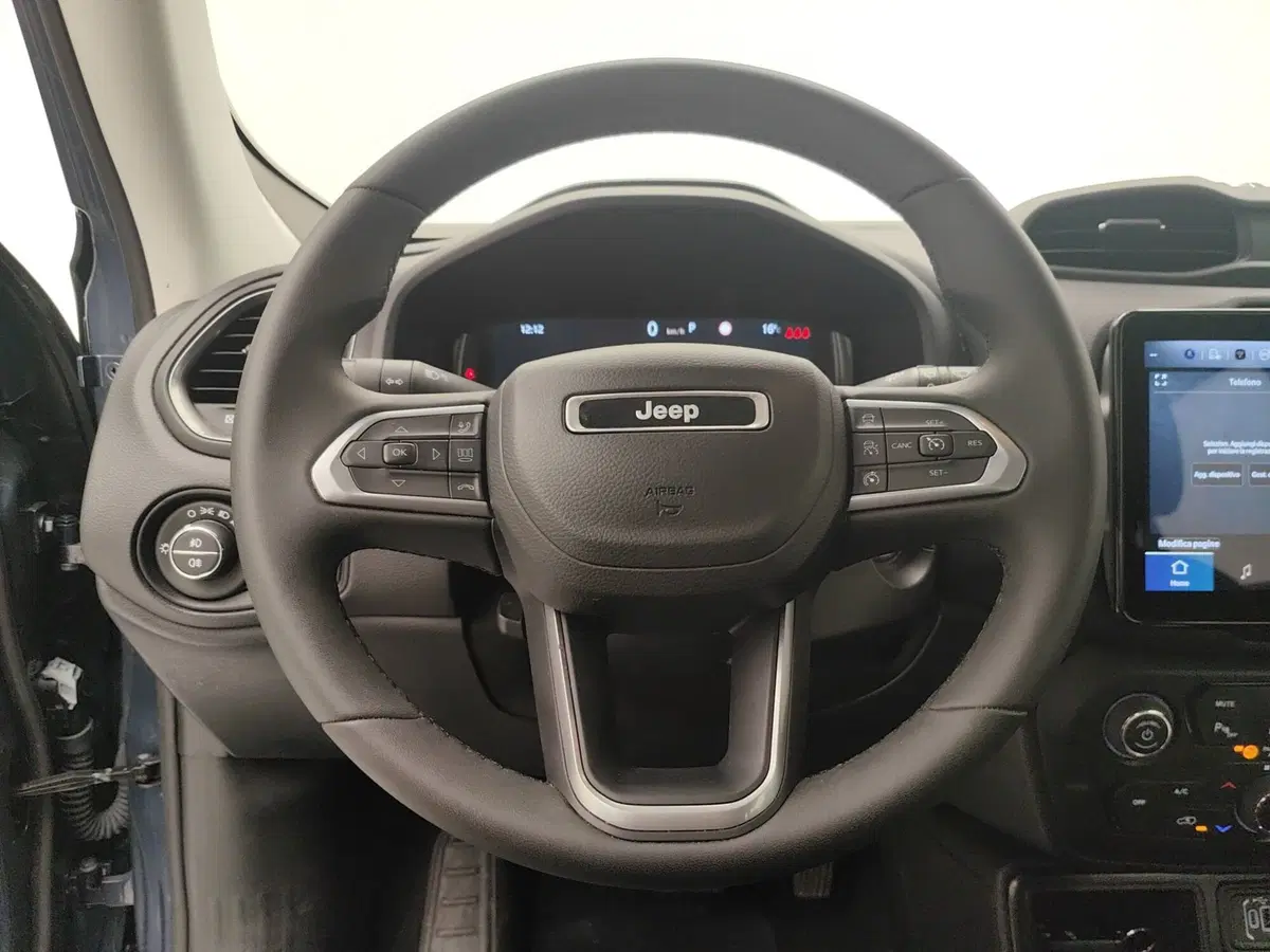 Jeep Renegade usata a Como (17)