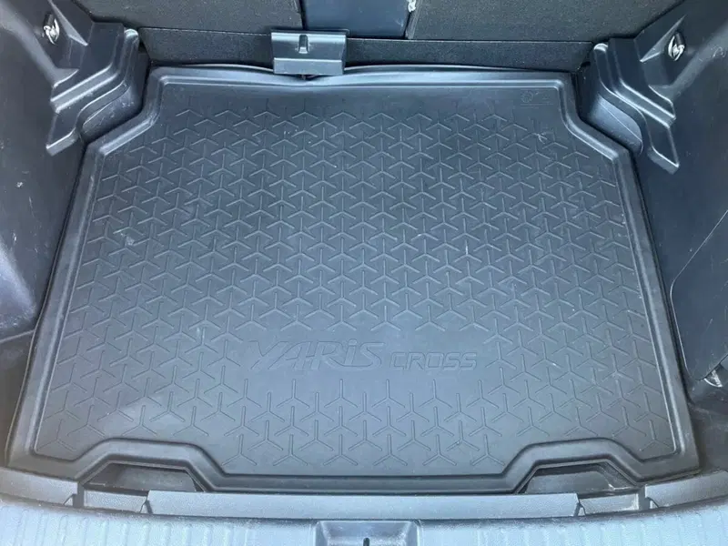 Toyota Yaris Cross usata a Lecco (6)