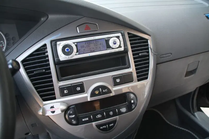 Kia Carens usata a Pordenone (10)