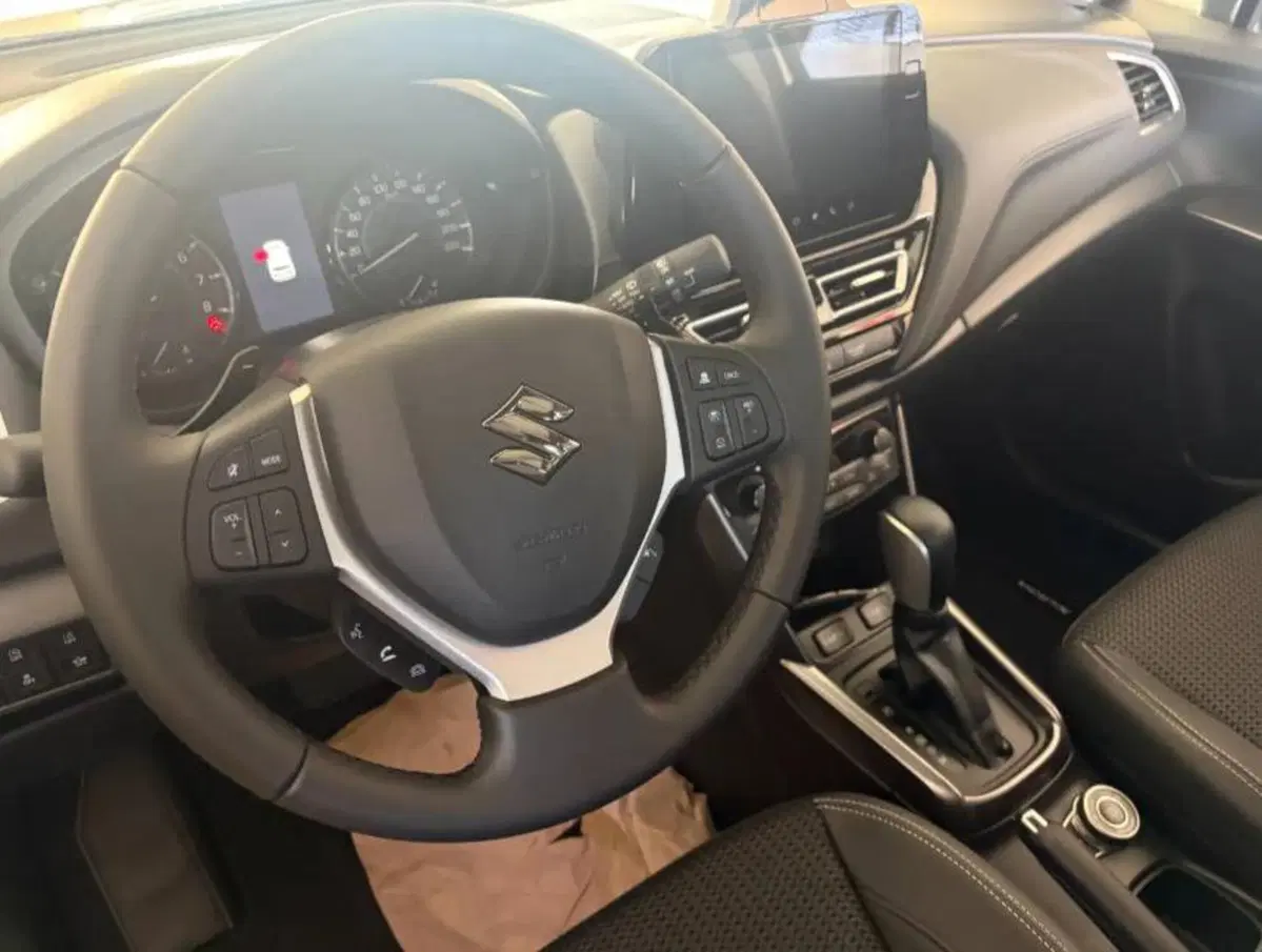 Suzuki S-Cross nuova a Alessandria (6)