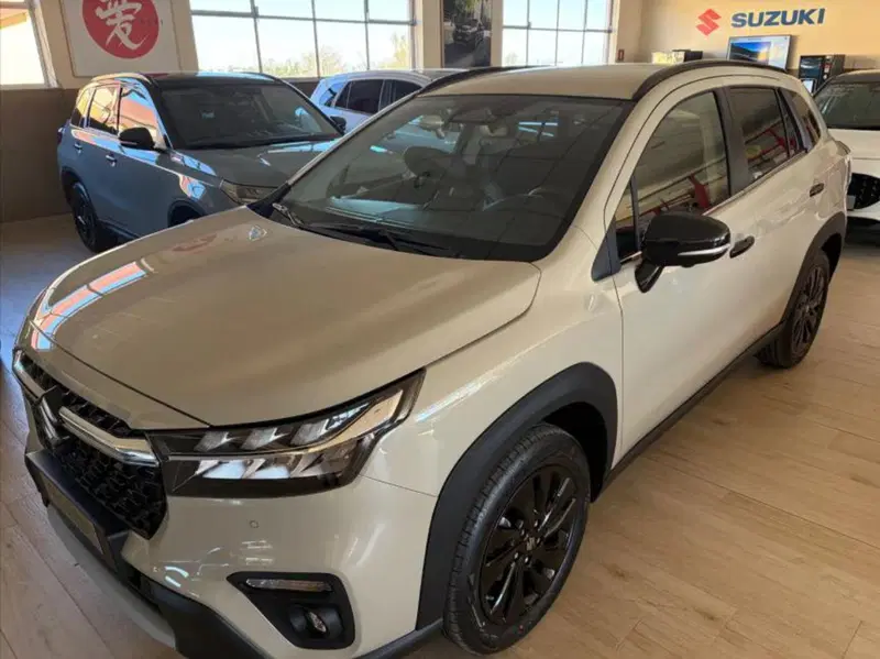 Suzuki S-Cross nuova a Alessandria (3)
