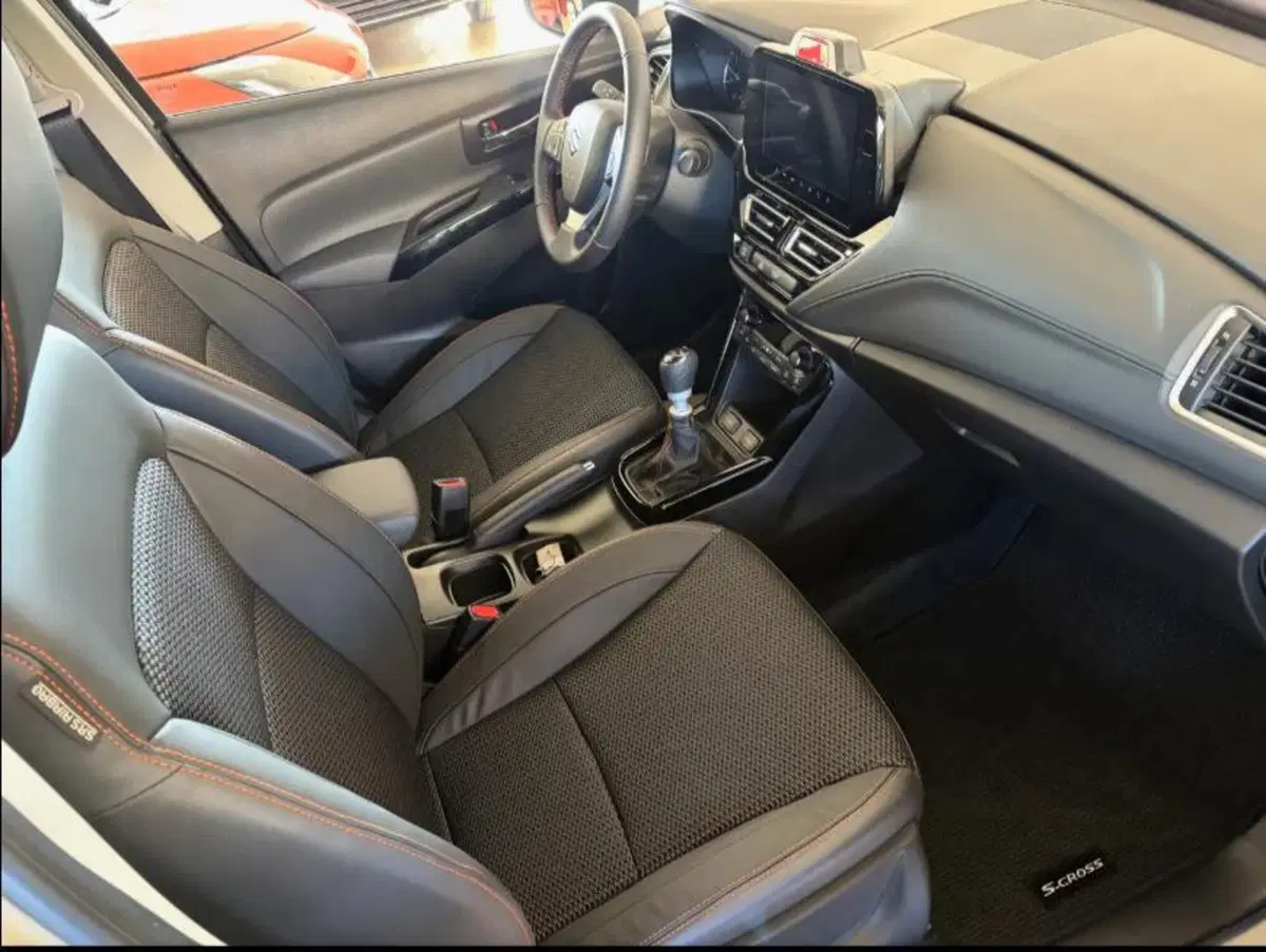 Suzuki S-Cross nuova a Alessandria (7)