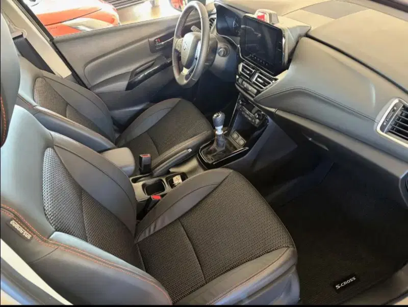 Suzuki S-Cross nuova a Alessandria (7)